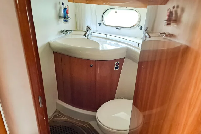 2002-princess-45-flybridge-power-9831490-20250608043741445-1_XLARGE