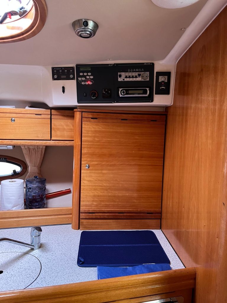 bavaria-yachts-38-sport-ht-13_1765277751924