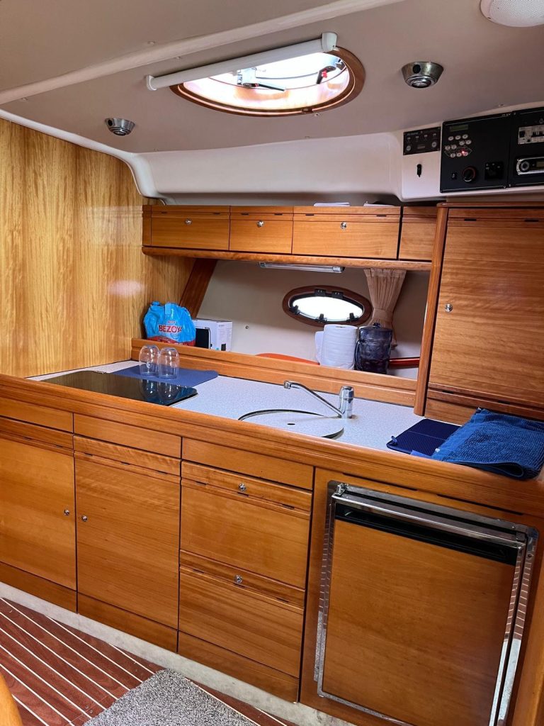 bavaria-yachts-38-sport-ht-7_1765277750755