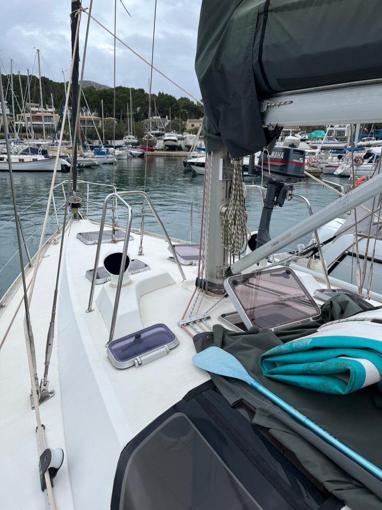 beneteau-oceanis-430-14_1763549382070
