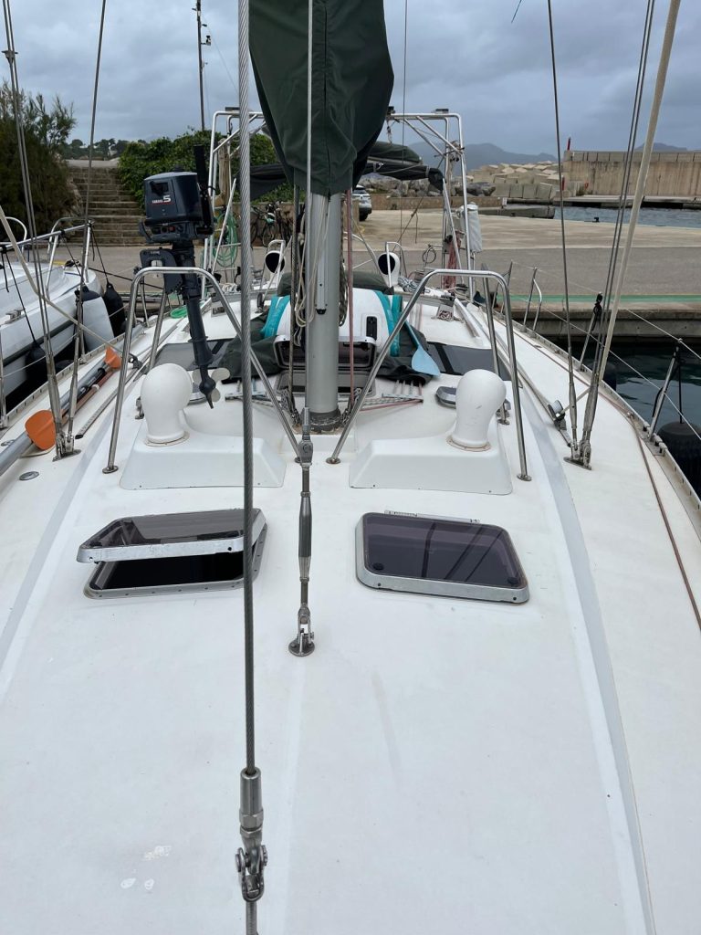 beneteau-oceanis-430-15_1763549382232