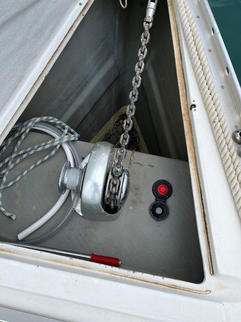 beneteau-oceanis-430-18_1763549382721