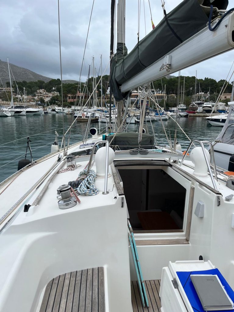 beneteau-oceanis-430-21_1763549383213