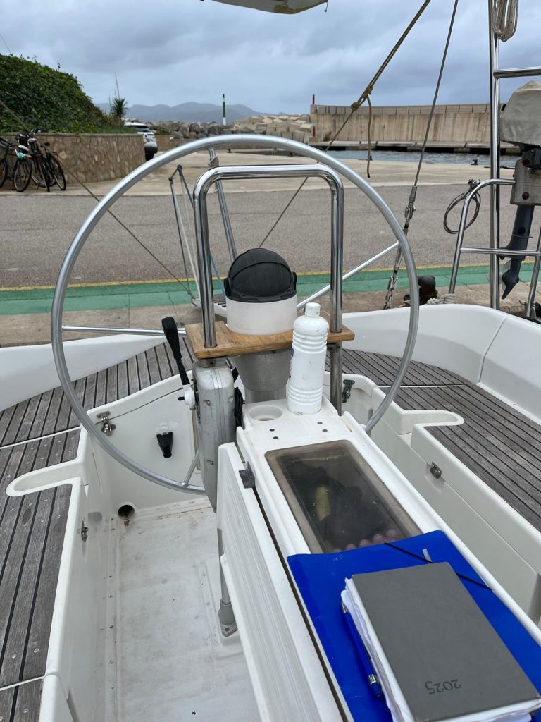 beneteau-oceanis-430-35_1763549385594