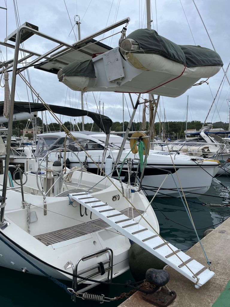 beneteau-oceanis-430-5_1763549380611