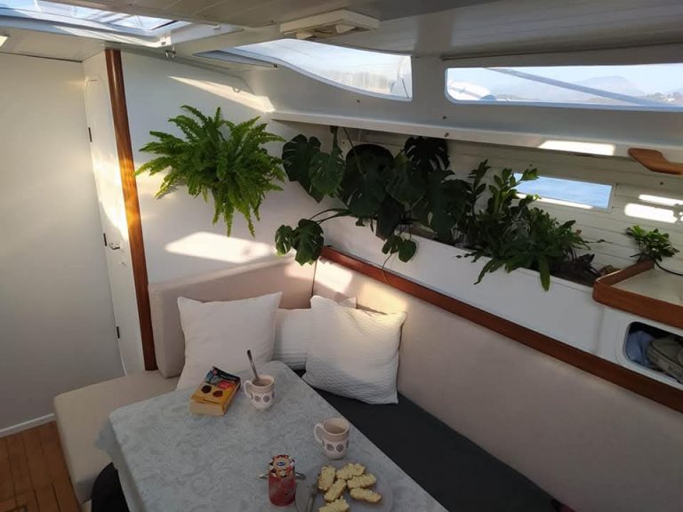 beneteau-oceanis-430-7_1763549380924