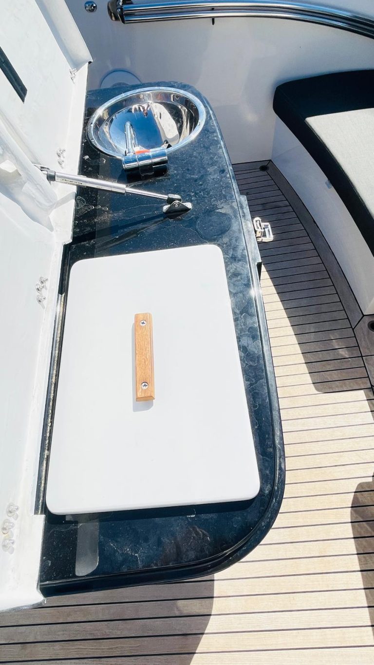 frauscher-1017-lido-8_1757680958995