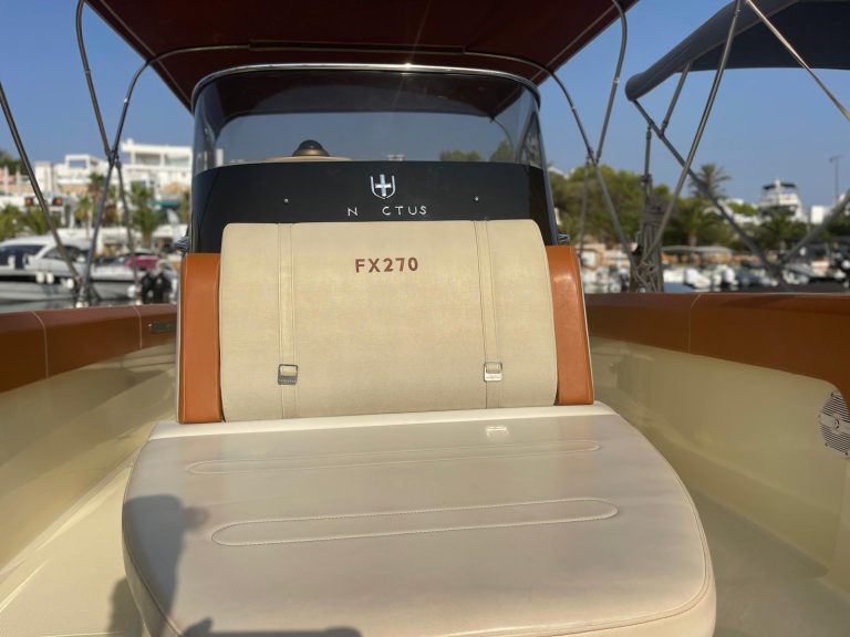 invictus-yacht-270-16_1756139945579