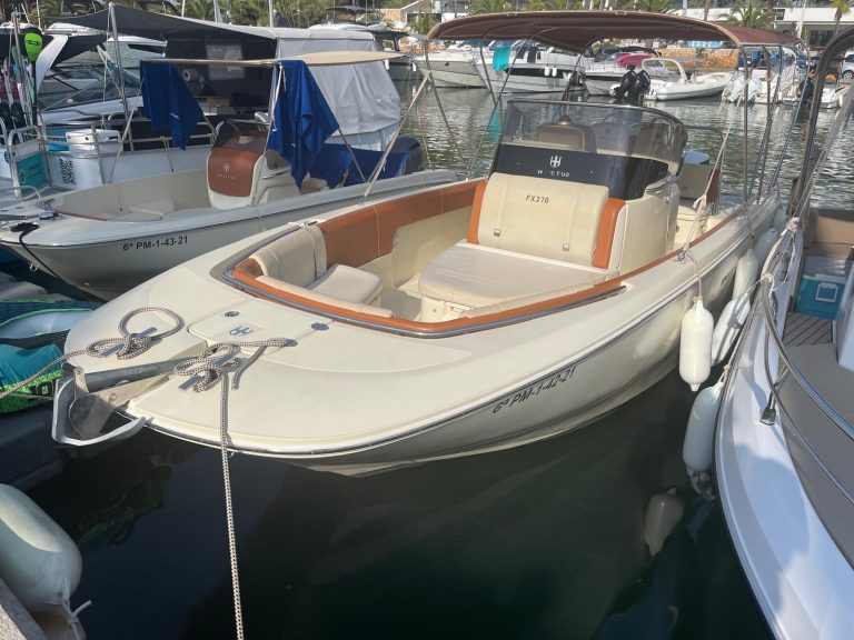 invictus-yacht-270-17_1756139945760