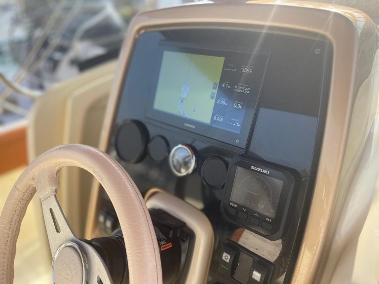 invictus-yacht-270-2_1756139943384