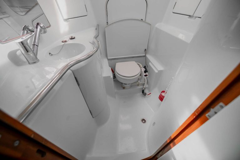 beneteau-oceanis-400-15_1789052421241