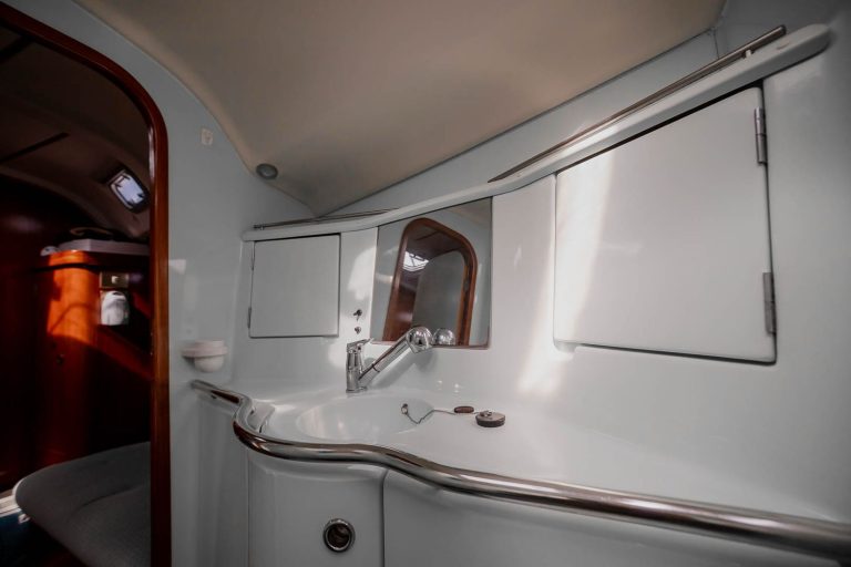 beneteau-oceanis-400-16_1789052421424