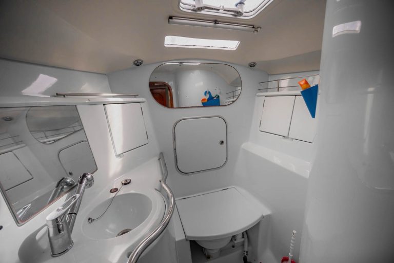 beneteau-oceanis-400-21_1789052422524