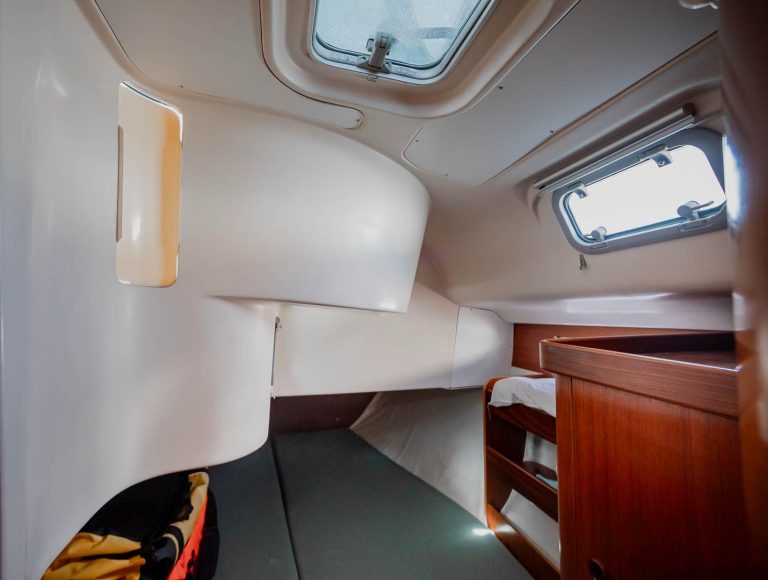 beneteau-oceanis-400-57_1789052439440