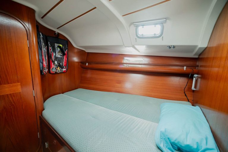 beneteau-oceanis-400-8_1789052419719