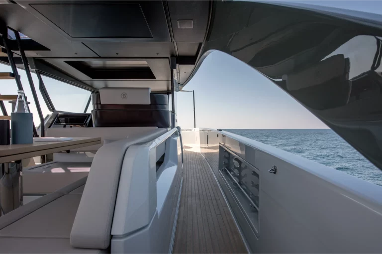 bluegame-yacht-bg54-dining-area-exterior