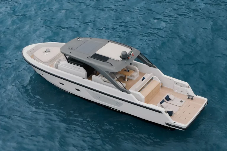 bluegame-yacht-bg54-profile-1