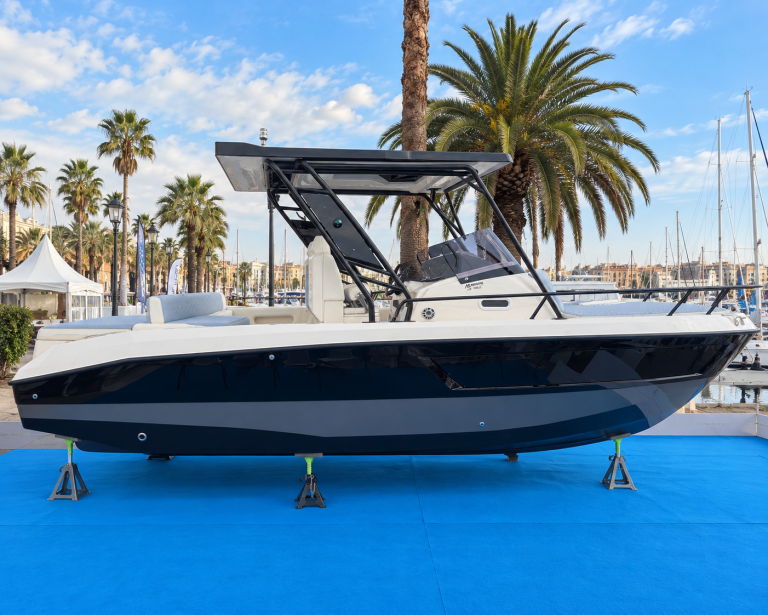 AS_MARINE_29_GLC_Catalogo_25_Lancha_azul_marino_en_perfil_lateral_8_Horizontal